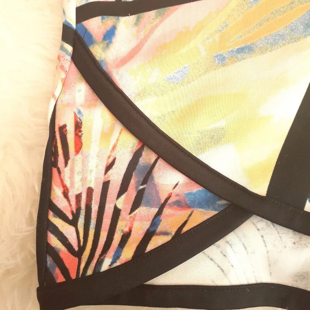 MATERIAL GIRL Geometric Multicolored Abstract Art Cage Shorts Festival Sz: L - Picture 7 of 12